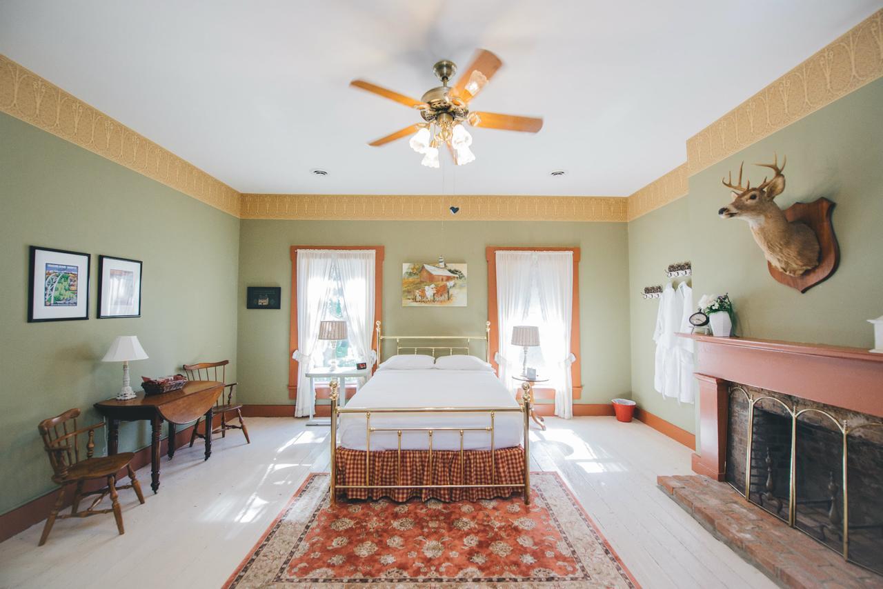 Old Caledonian Bed & Breakfast Extérieur photo