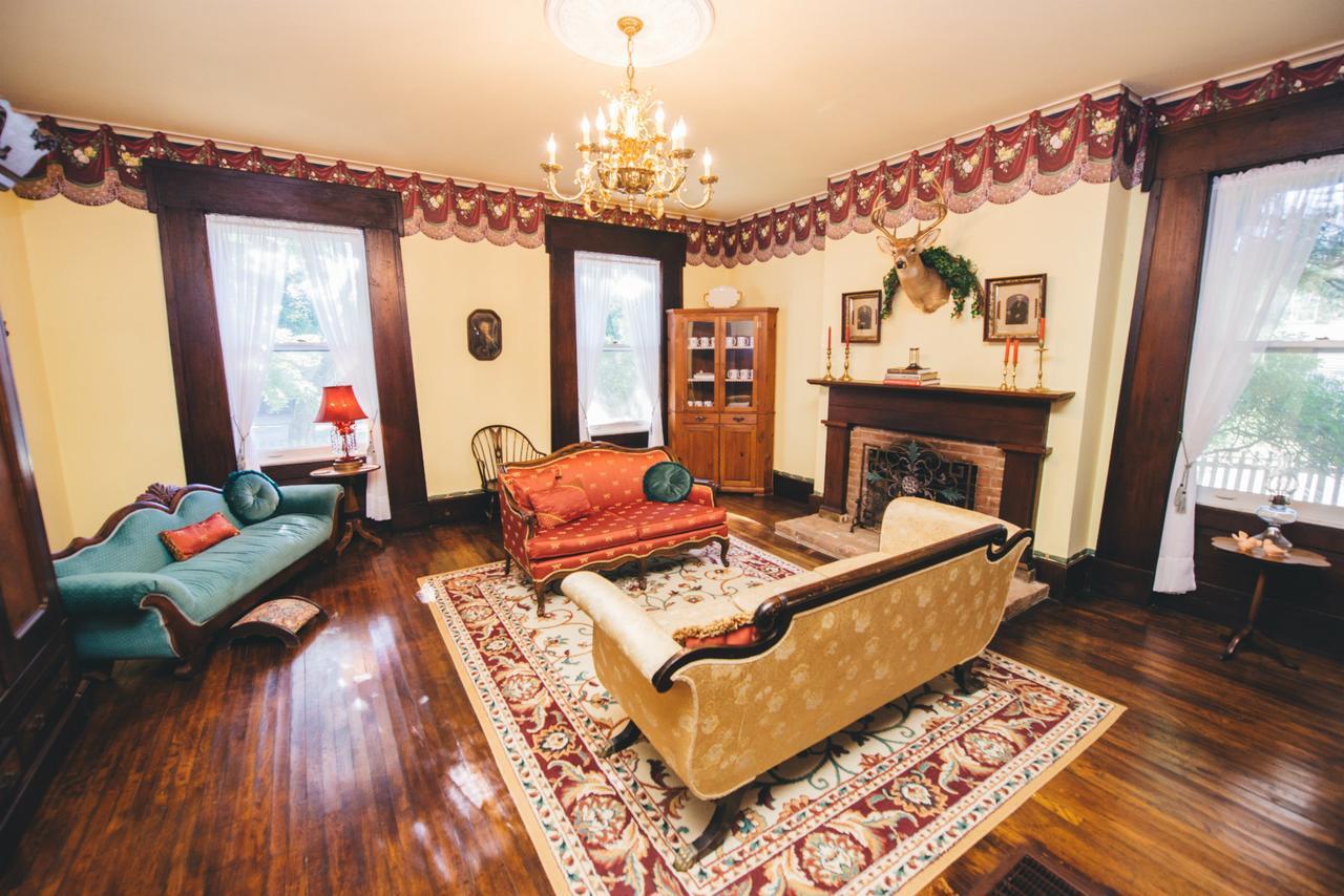 Old Caledonian Bed & Breakfast Extérieur photo