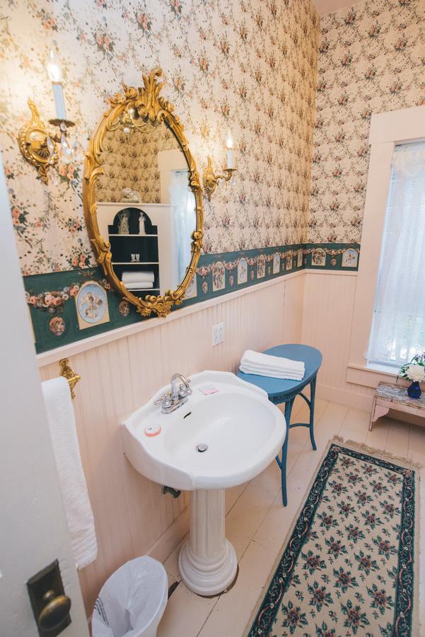 Old Caledonian Bed & Breakfast Extérieur photo