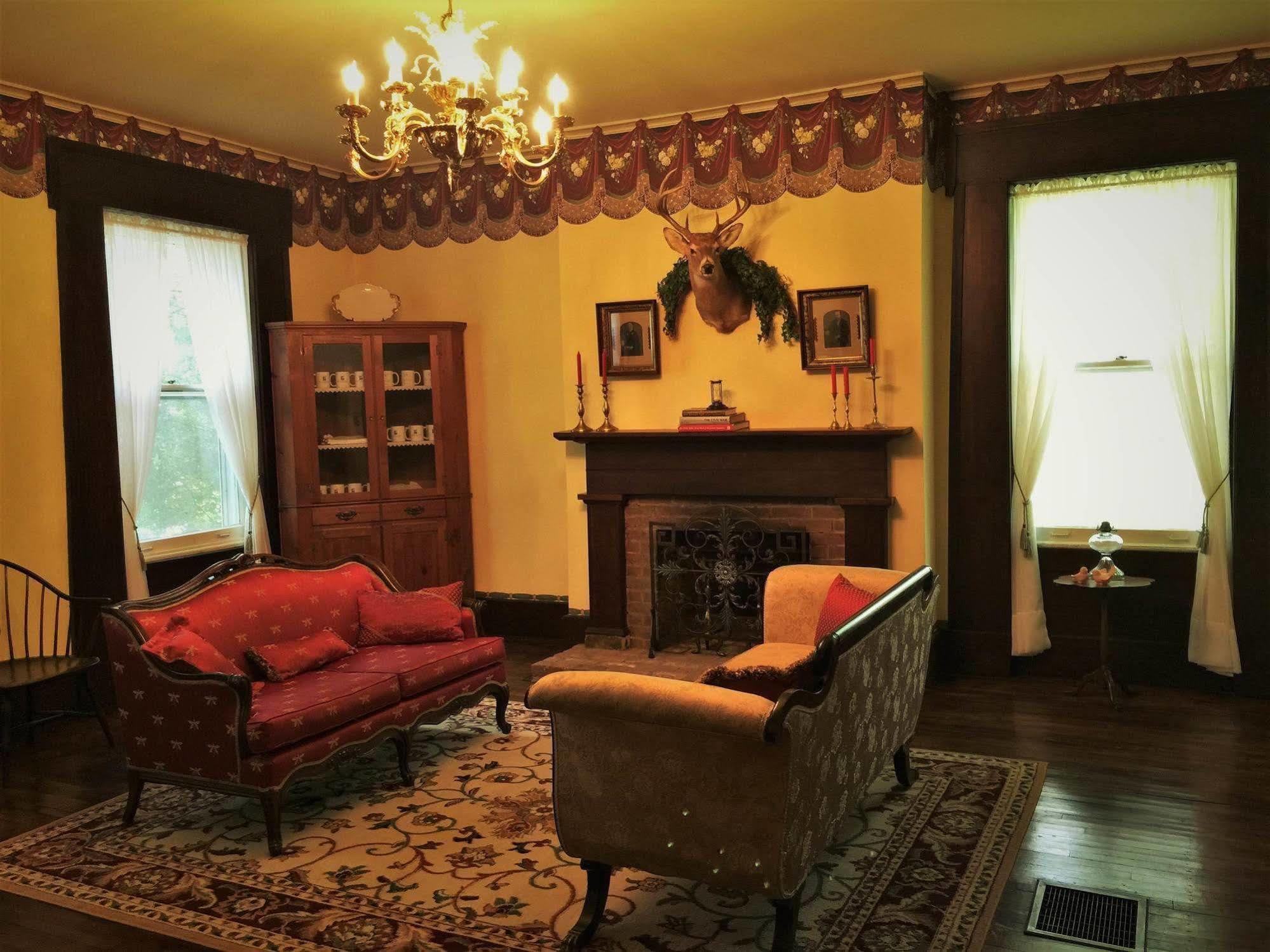 Old Caledonian Bed & Breakfast Extérieur photo