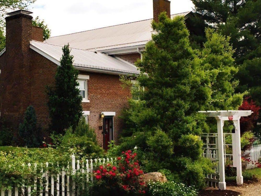 Old Caledonian Bed & Breakfast Extérieur photo