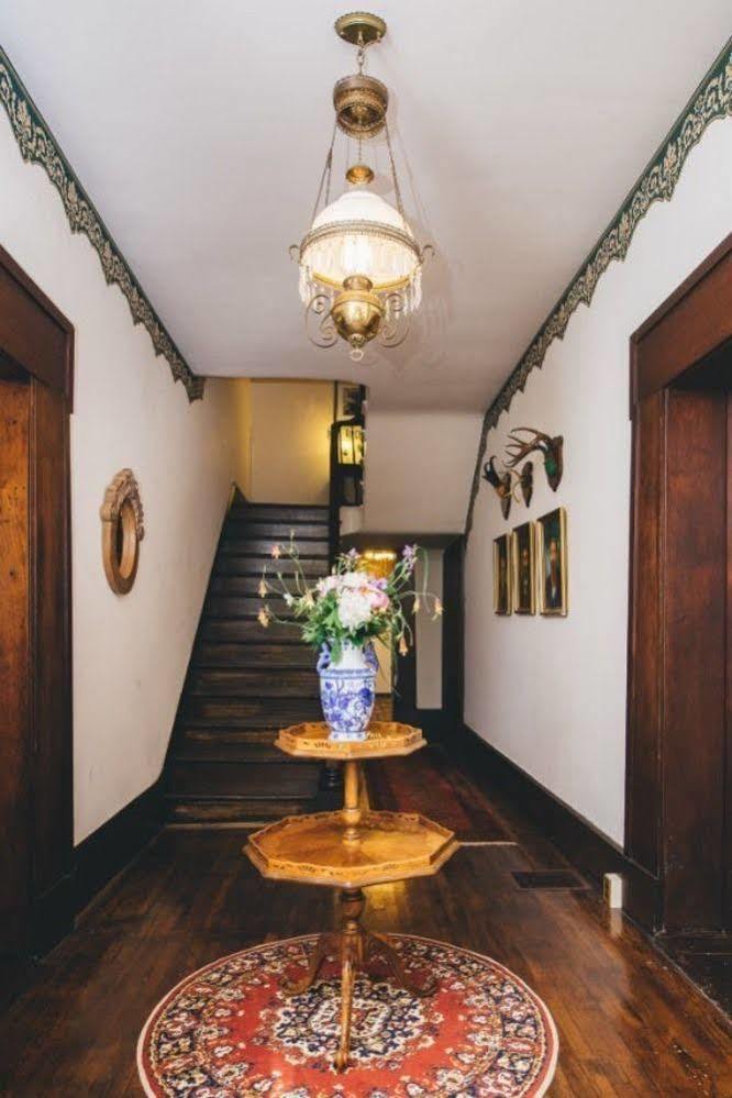 Old Caledonian Bed & Breakfast Extérieur photo