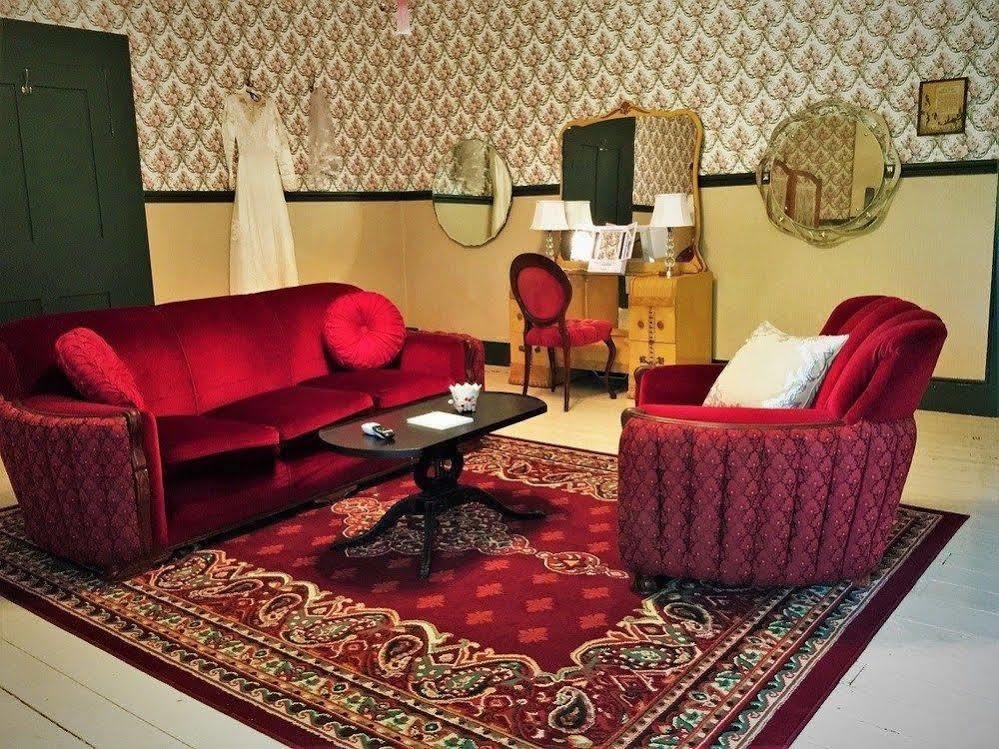 Old Caledonian Bed & Breakfast Extérieur photo